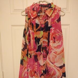 Sleeveless flowing blouse/tunic